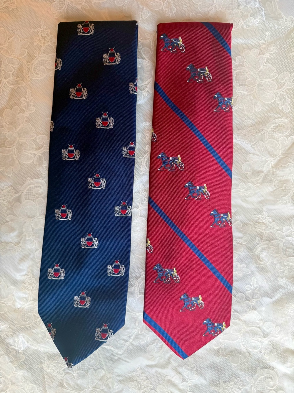 Vtg Curated Old Money Duo Neck Ties Navy Crest & Red Carriage Equestrian Retro - Picture 2 of 12